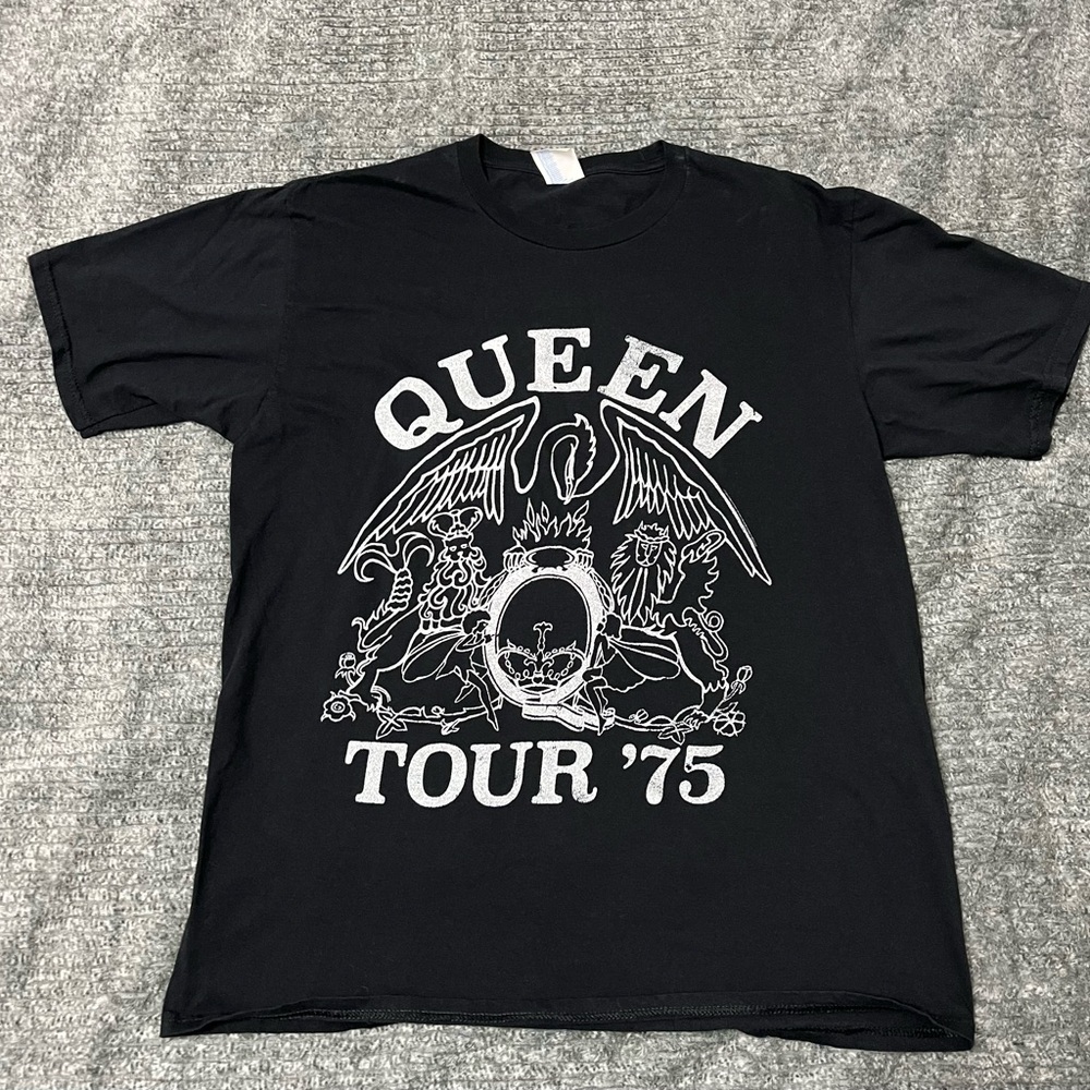 Queen Black Tour '75 T-Shirt